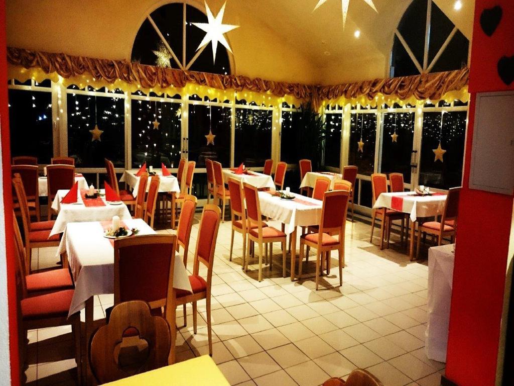 Hotel Goldbaechel Wachenheim an der Weinstrasse Luaran gambar
